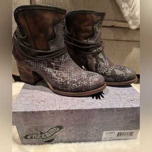Freebird Casey Blue Multi Snake Size 11
